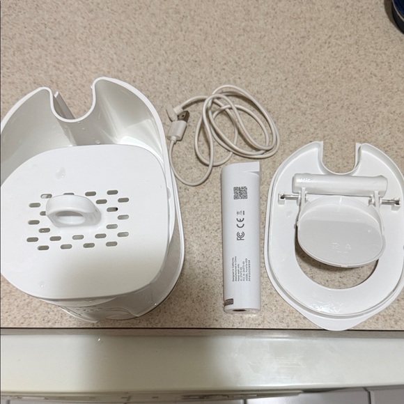 LARQ White Water Pitcher - Picture 5 of 5